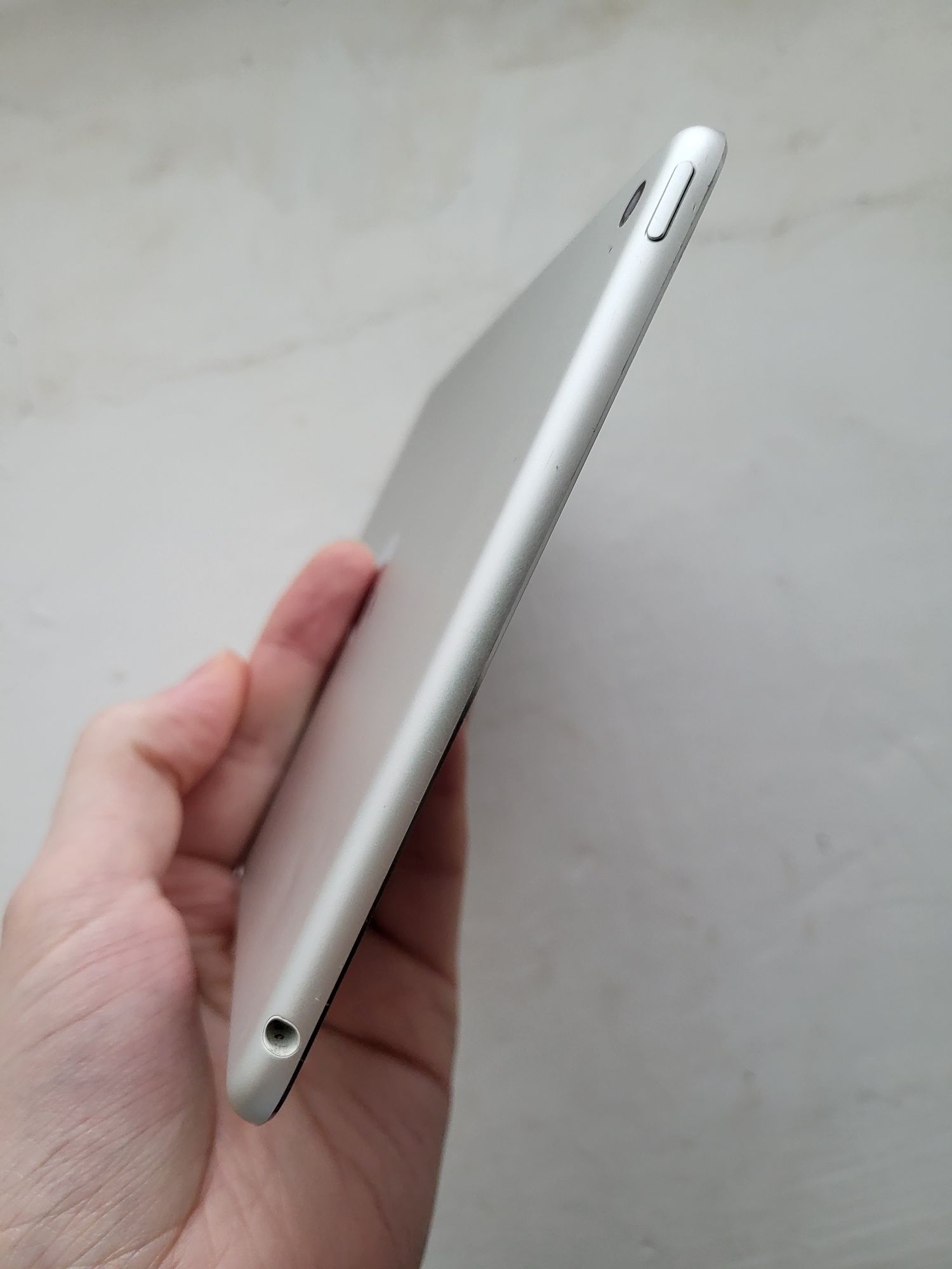 Apple iPad mini 4 a1538 128 GB