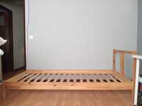 Cama de solteiro com estrado e colchão