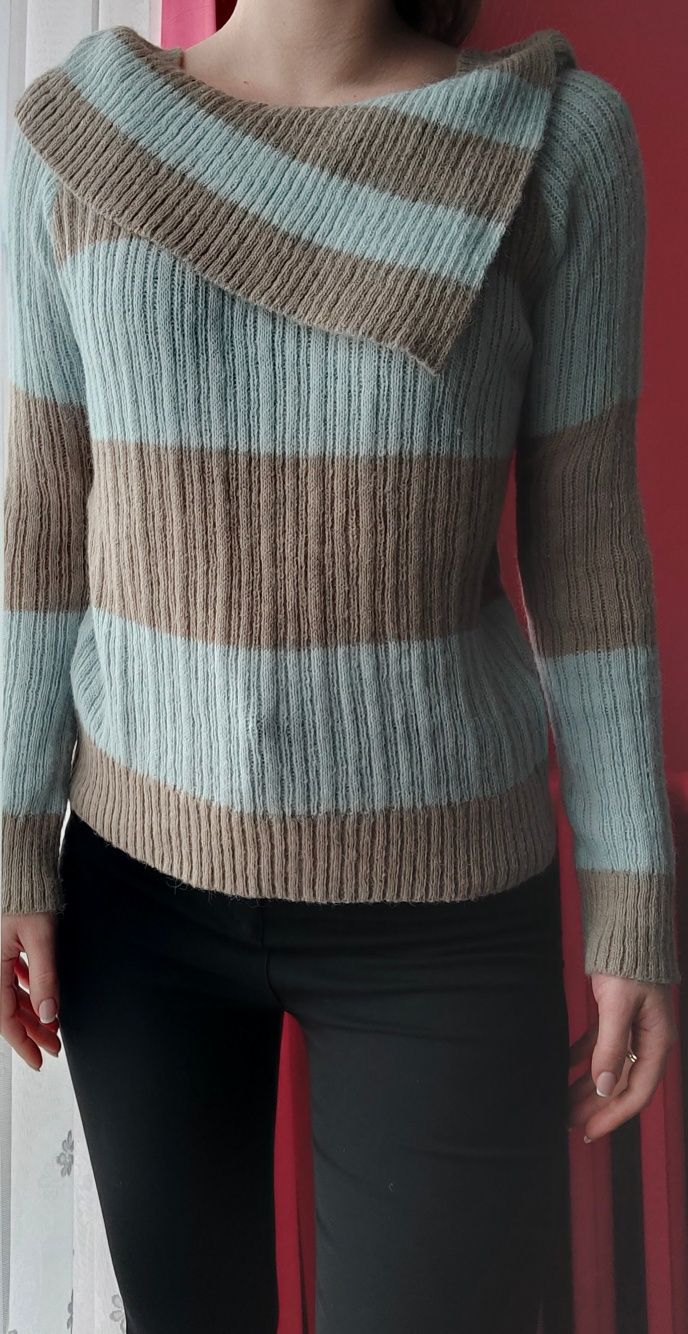 Śliczny mięciutki sweterek błękit brąz ciepły sweter damski sweter M