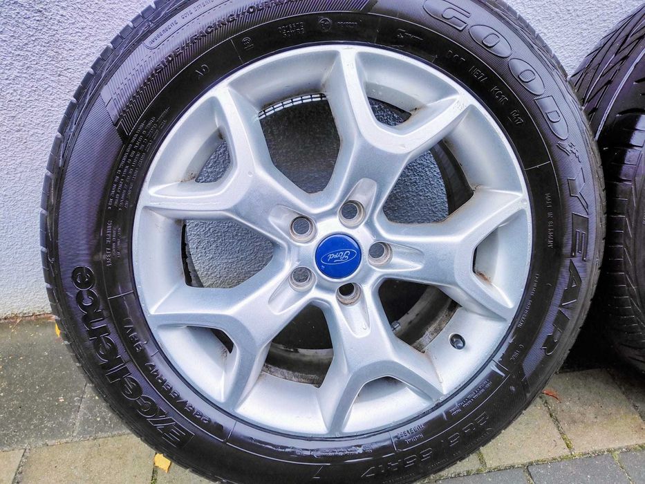 Koła na felgach aluminiowych Ford 17"