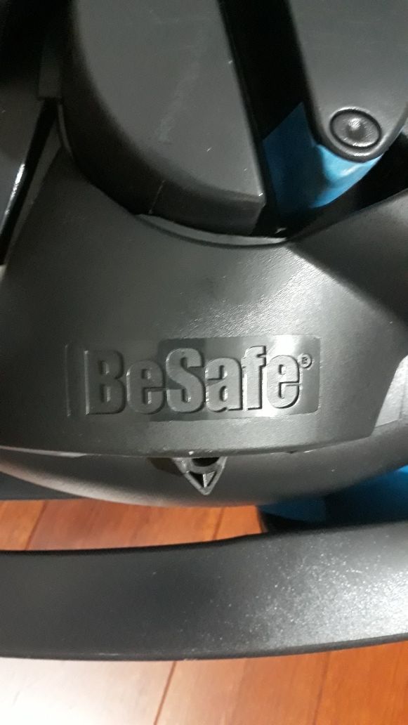 Продам автокресло BeSafe + База iZi Modular iSize с креплением
