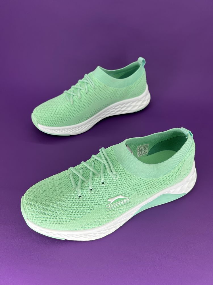 Кросівки 39р.25,5см. Slazenger