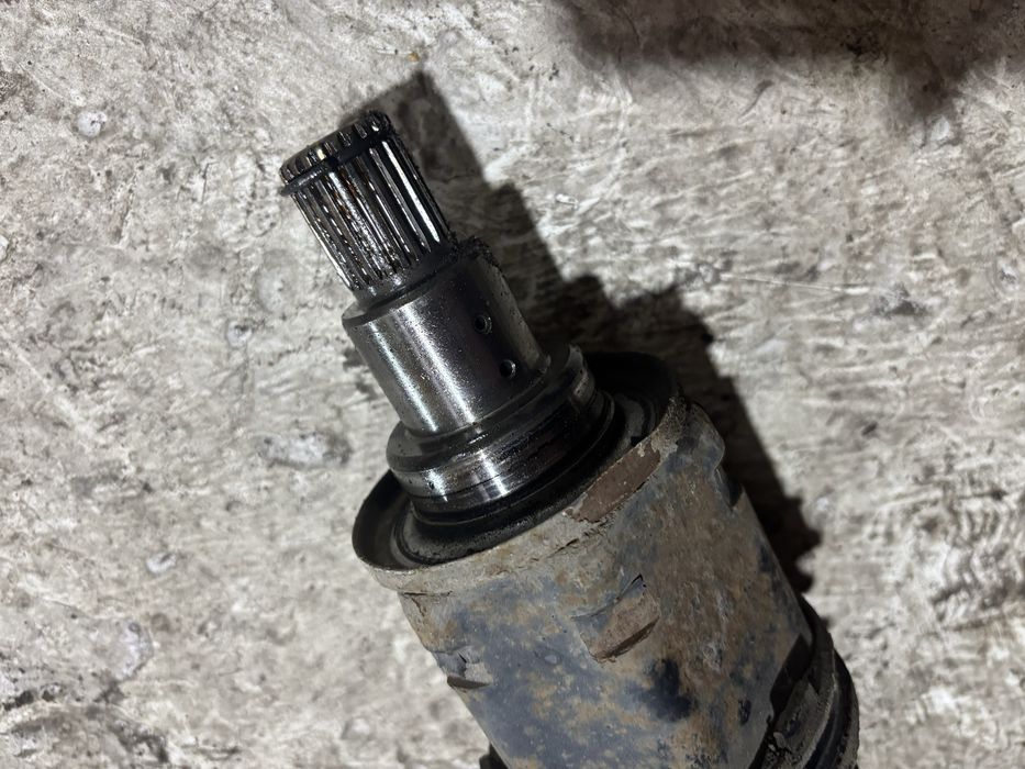 Продам полуось в зборі на lexus RX350 2006