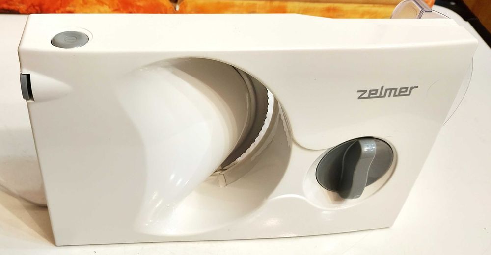 Elektryczna krajalnica do chleba Zelmer