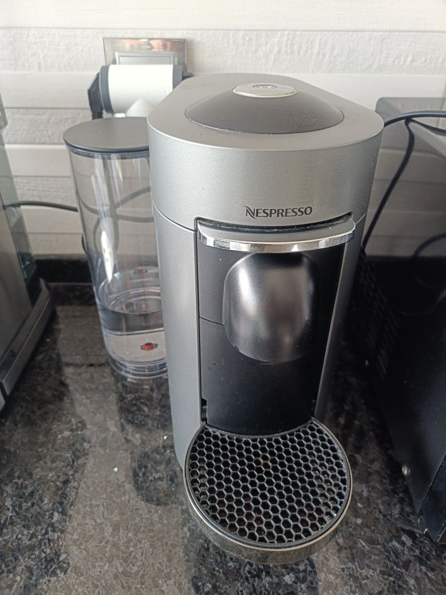 Nespresso Vertuo Plus Automática