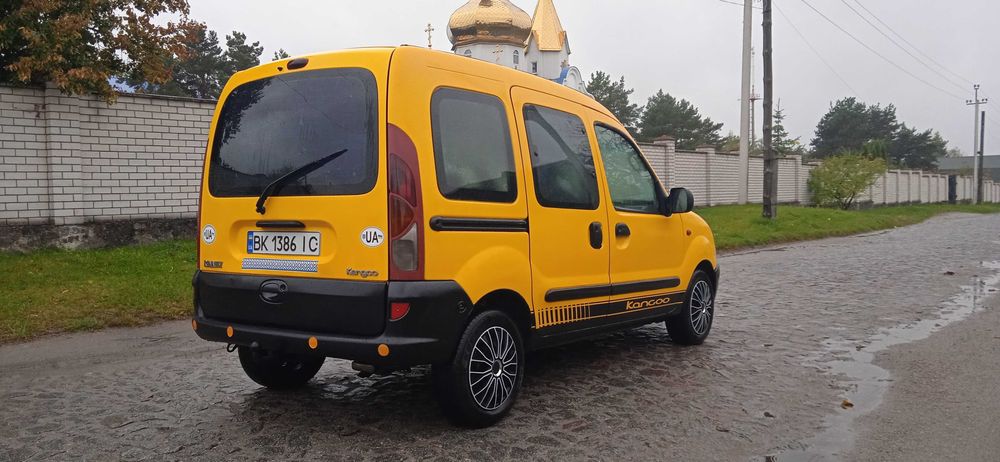Мінівен Renault Kangoo Пасажир 2000 року. 1,9D Простий дизель