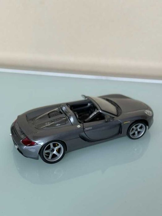 Porsche Carrera GT моделька машины, Порш Каррера 1/18 уценка