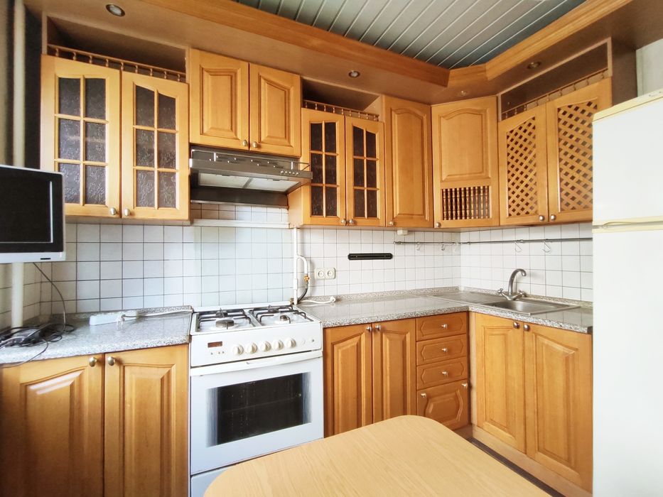 Продаж 3к квартири на вул. Європейська, р-н Шатилівка, метро Бот. Сад