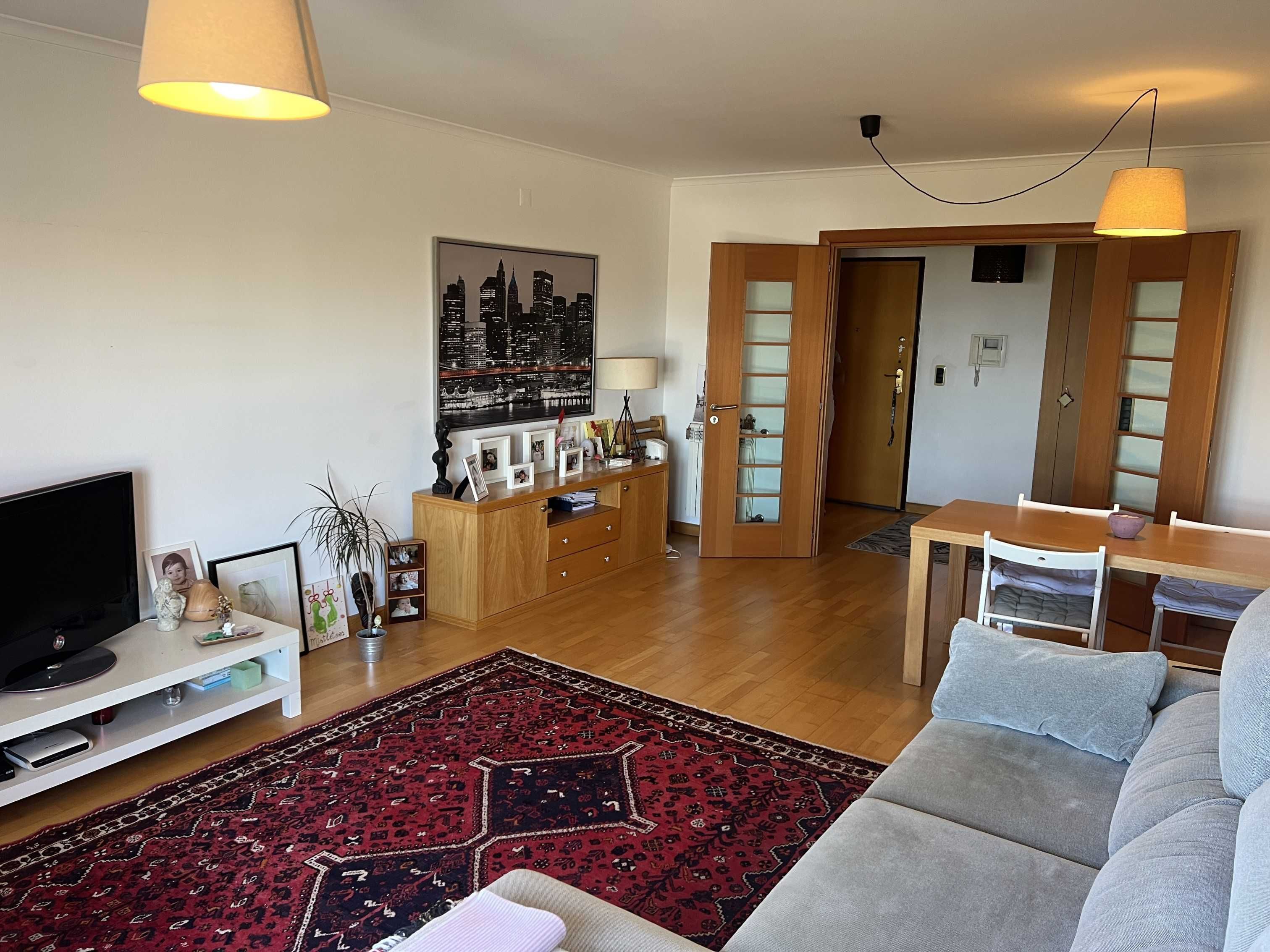 Arrendamento de apartamento t2 na Avenida República da Bulgária, 13