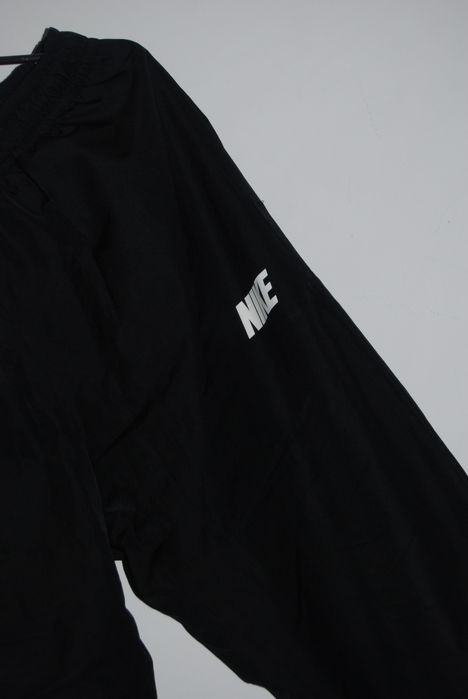 Nowe spodnie dresowe typu Softshell Nike M