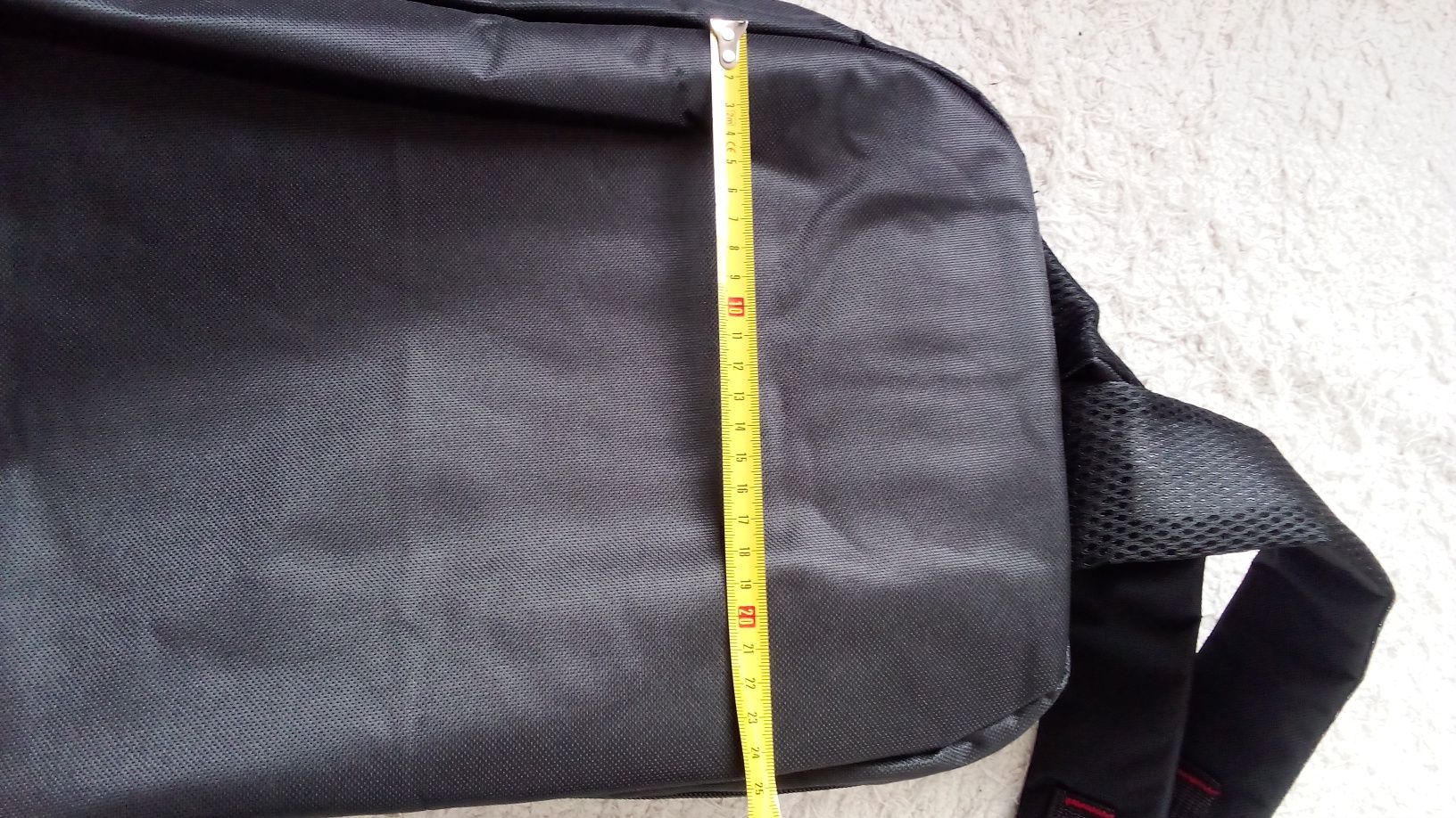 Mochila preta nova