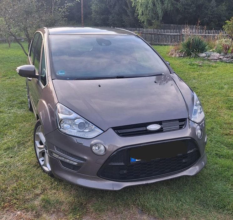 Ford S-Max Rodzinny Samochód z dużą przestrzenia
