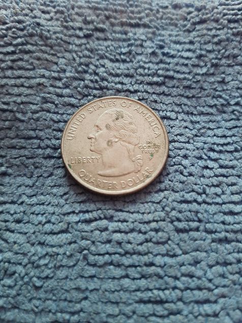 Монета 25 cents (2004).