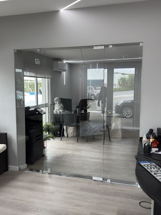 Lojas / montas / caixilharia em PVC / Aluminio / Vidro