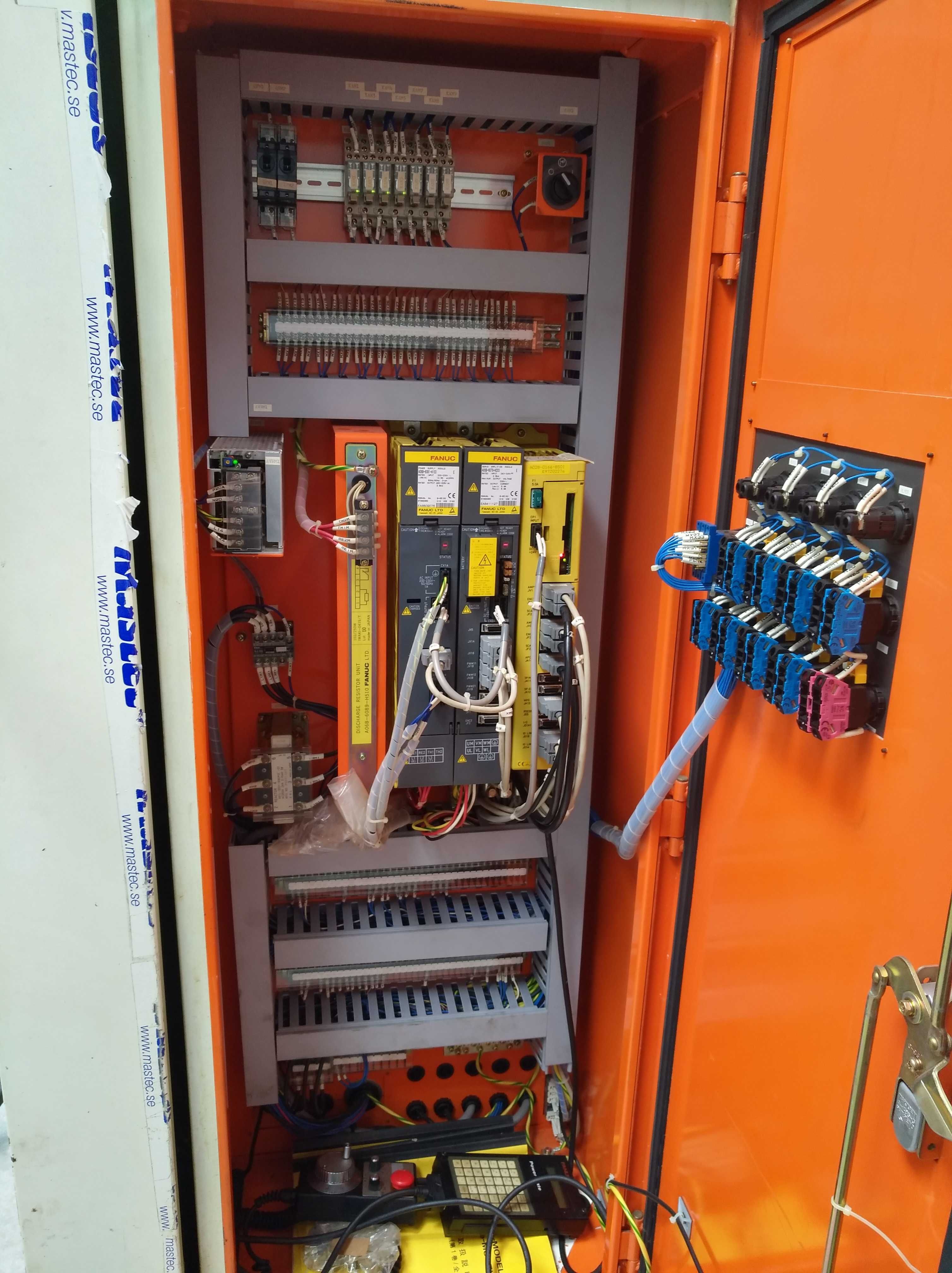 NIIGATA SPN63 CNC Frezarka Fanuc 16-M