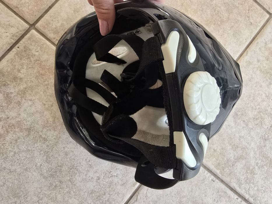Nowy kask rowerowy