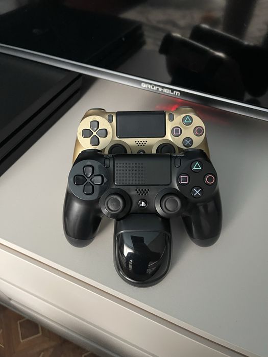 Sony PlayStation 4 PRO 1TB Black з 2 DualShock 4