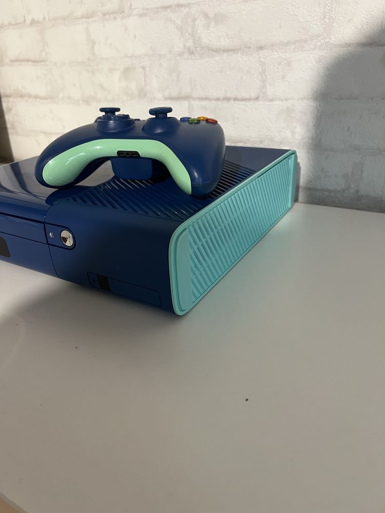Xbox 360 Limited Edition Blue 500GB