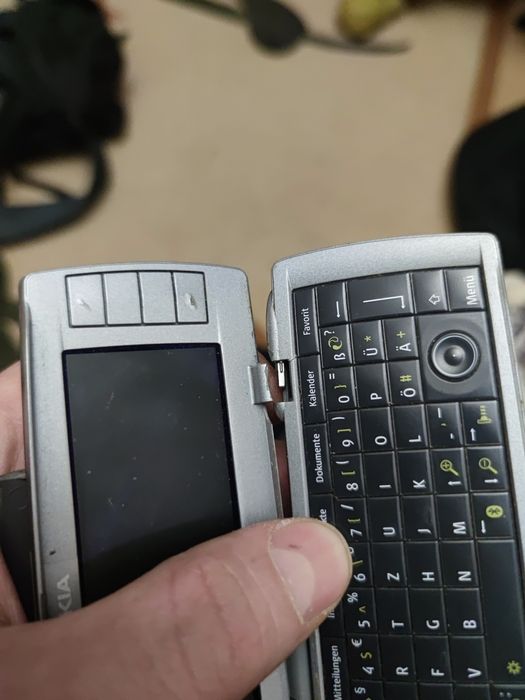 Нокиа 9500 бу ..