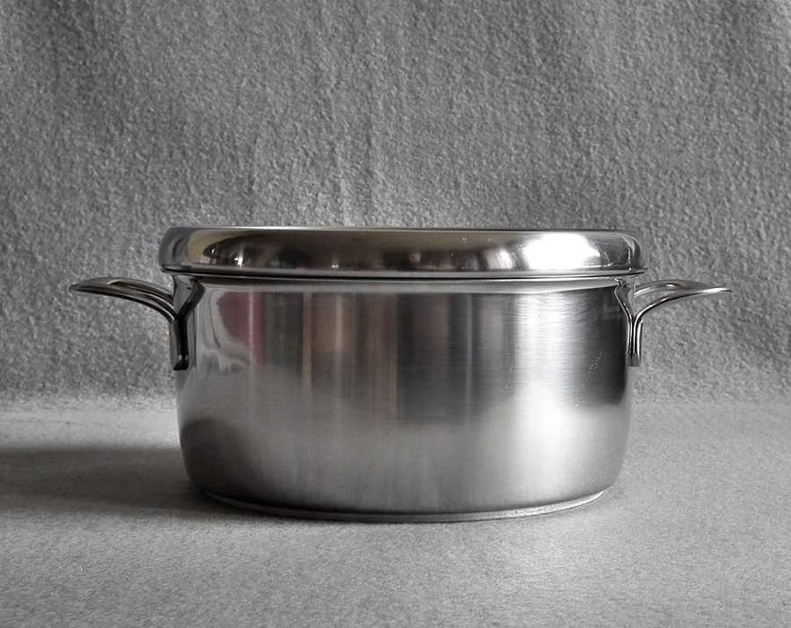 Niemiecki garnek WMF 20cm o pojemności 3,0l, z pokrywą