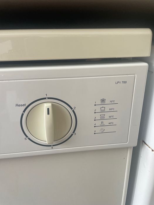 Máquina loiça a funcionar