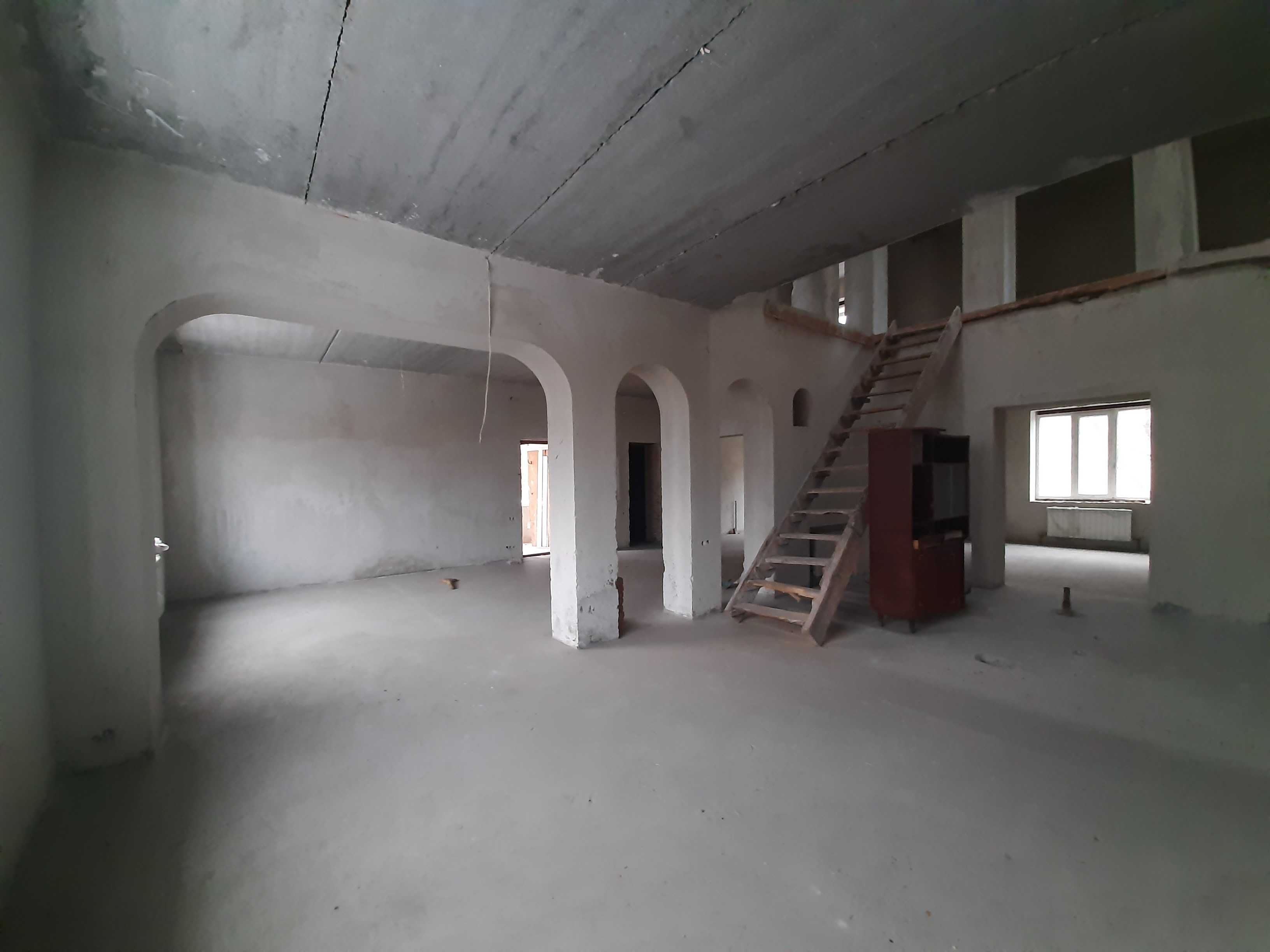 Срочно продам 2-х этажный дом г. Бровары, ул.Весняна Торг