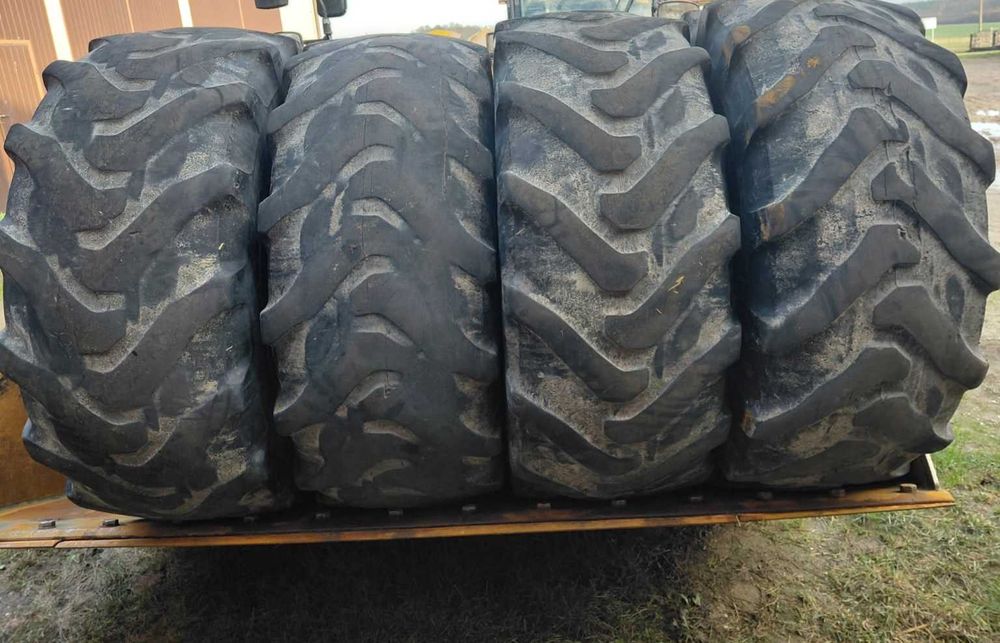 Sprzedam opony od ładowarki JCB