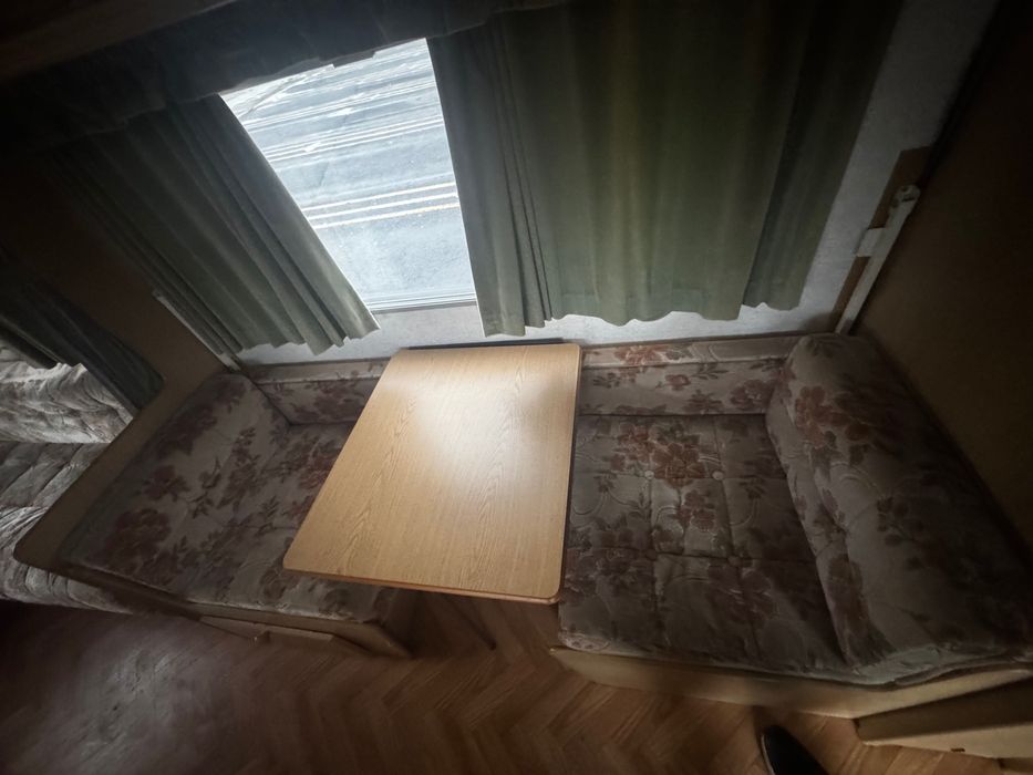 Caravana Sterling ecless 4 camas ano1999com panel solar