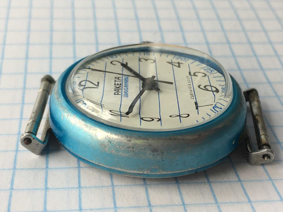 Часы механические Ракета школьные СССР не рабочие