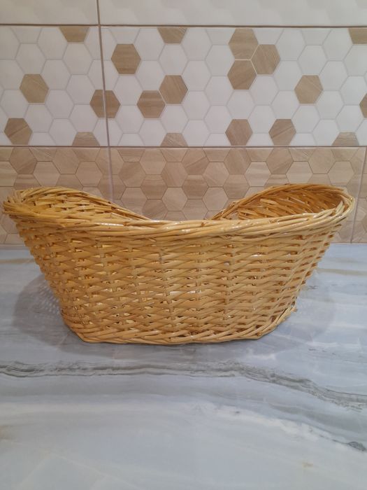 Плетена корзина/ плетений кошик із лози