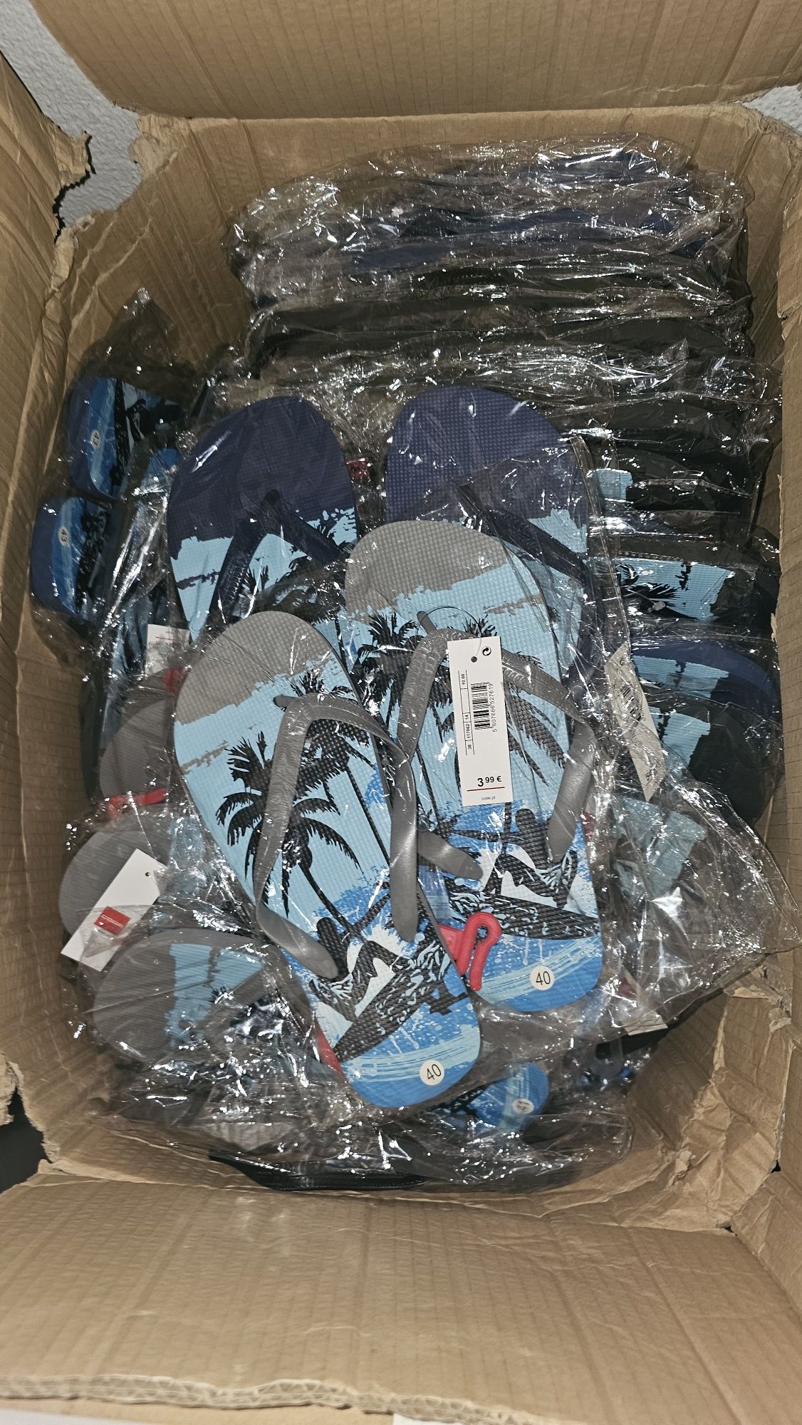 Chinelos (novos)