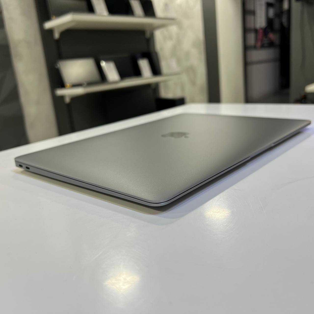 Apple MacBook Air A2337 13.3" Apple M1/16Gb/256Gb/Sequoia