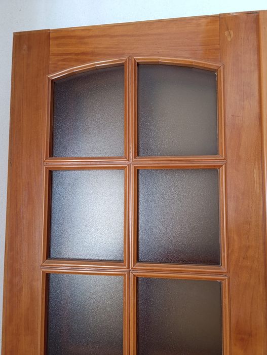 Portas em madeira maciça