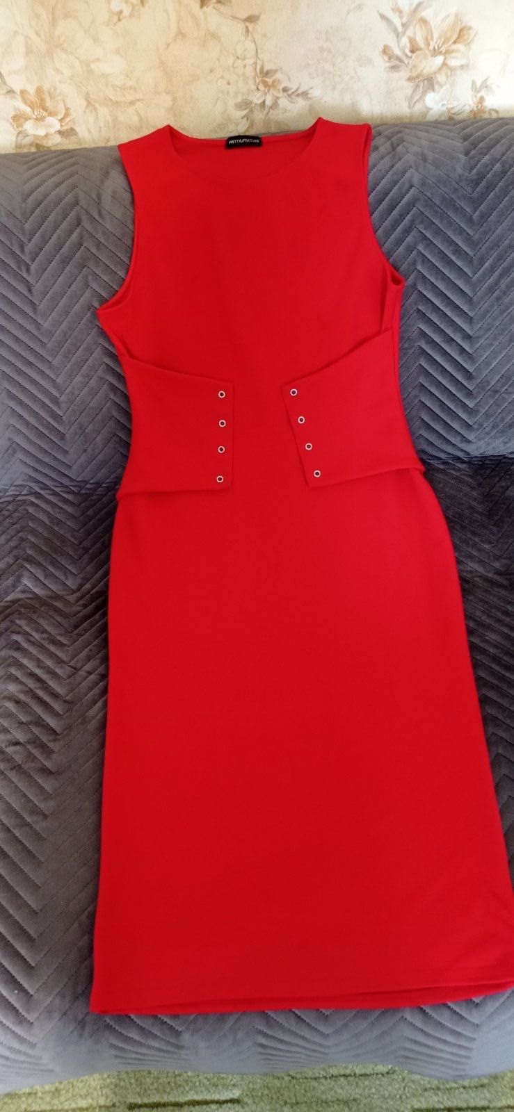 Плаття весна-тіло червоне