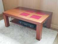 Mesa de sala ou de quarto