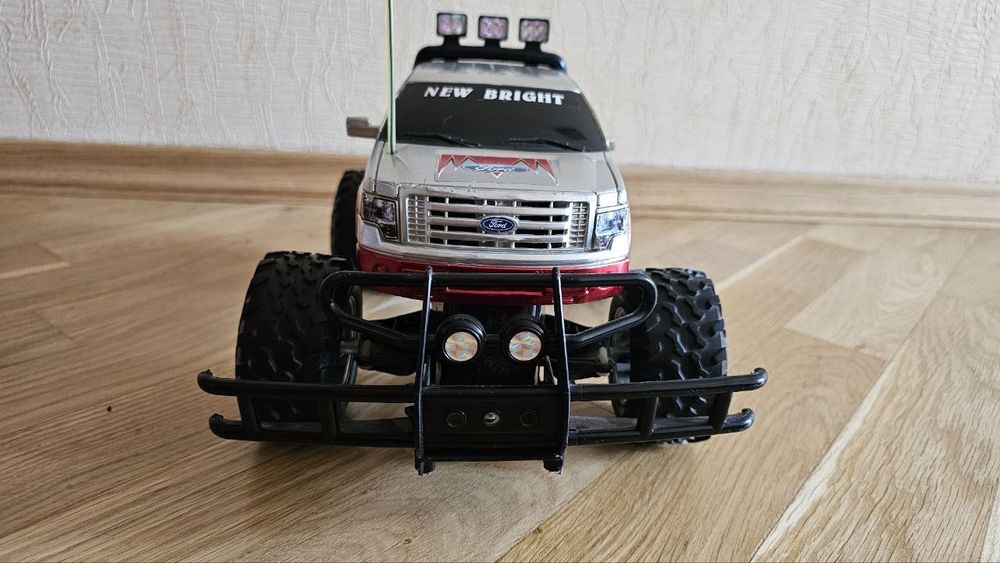 Машина на радіоупраалінні