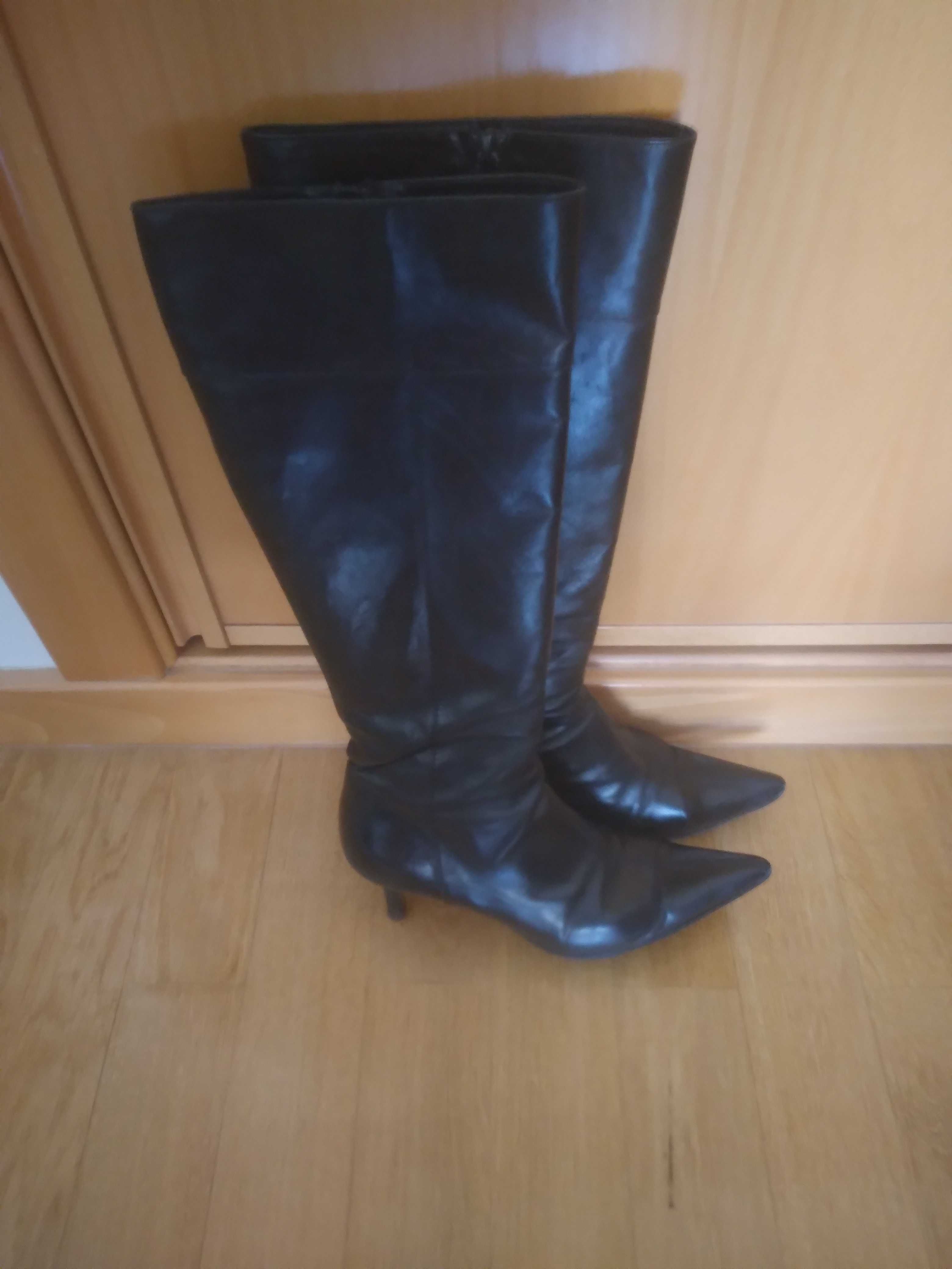 Botas em Pele, muito elegantes