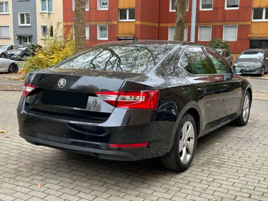 Skoda Superb      2018