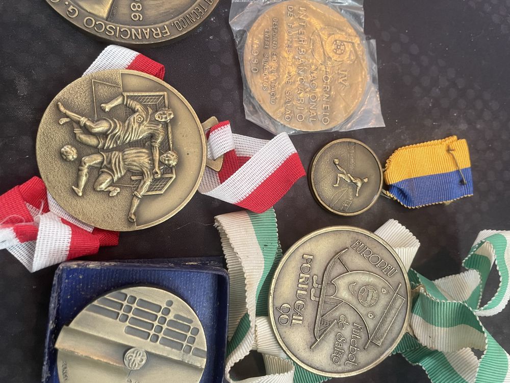 Coleçao de medalhas antigas