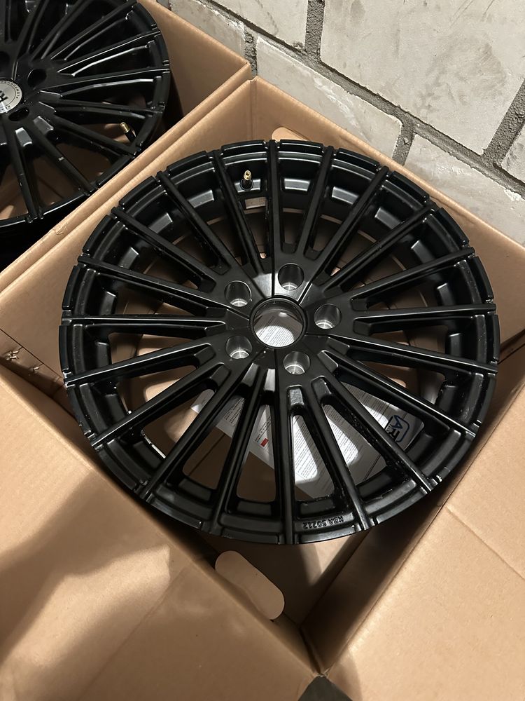 Felgi matowe czarne  17 cali 5x100