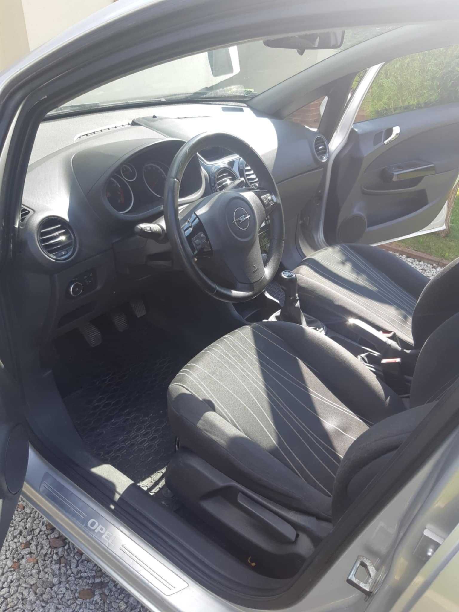 Opel Corsa D 2010 1.2