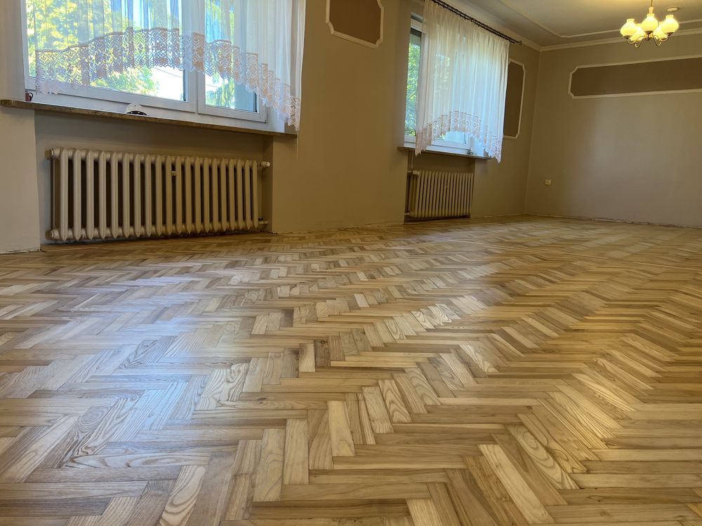 Cyklinowanie bezpyłowe Renowacja podłóg schodów i tarasu Montaż podłóg