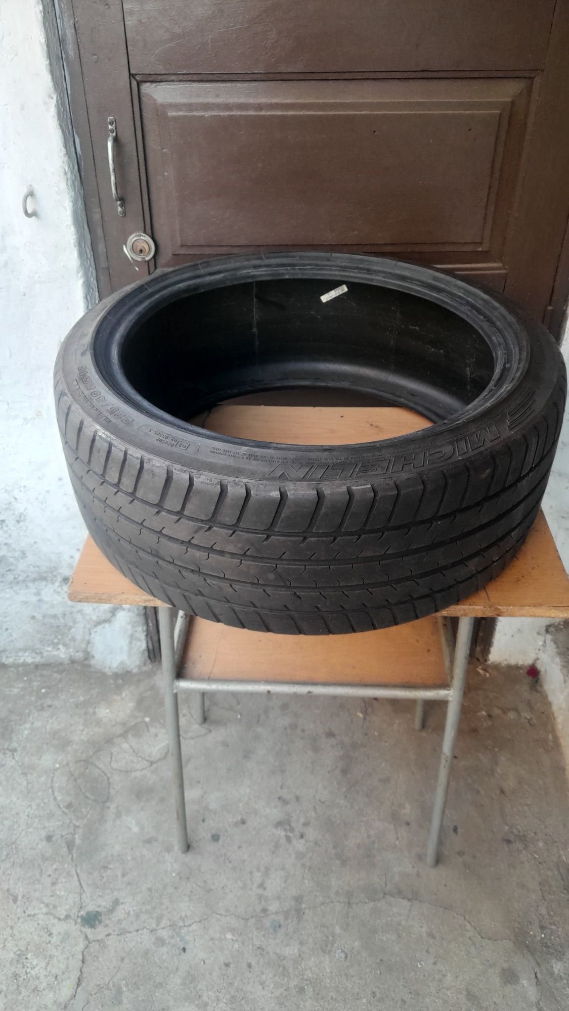 Peneu MICHELIN 205/40 ZR 18
