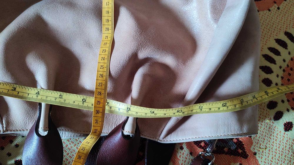 Кожаная сумка на кнопке