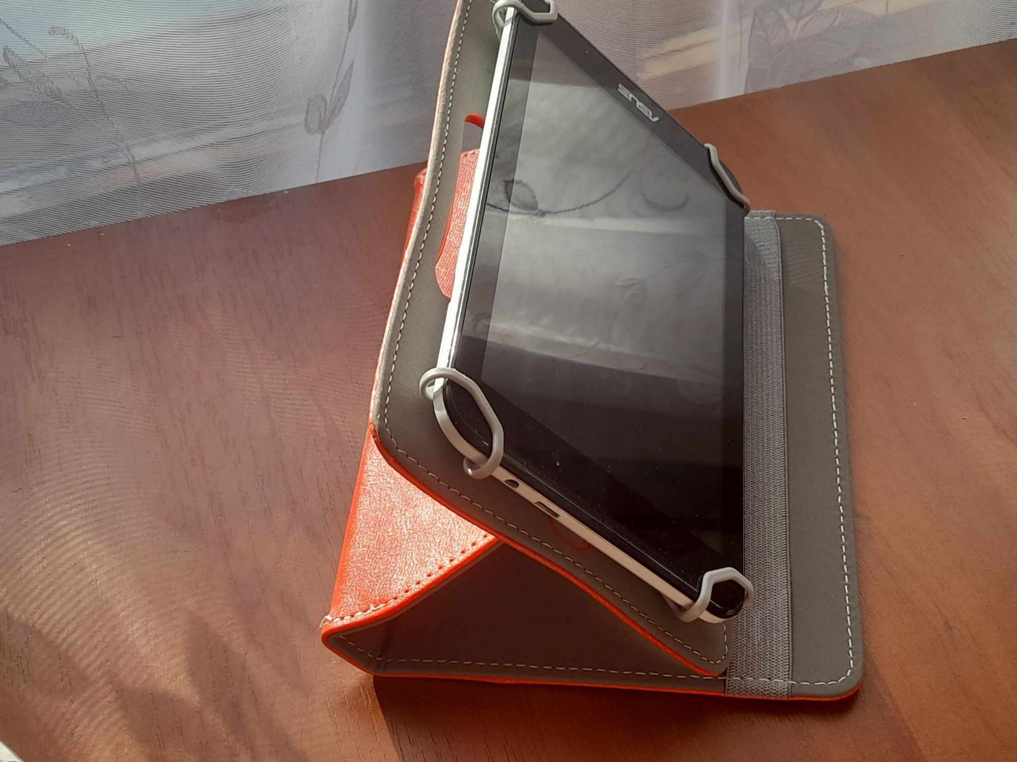 Asus FonePad 7" IPS +новий чохол книжка+ Зарядка, сім картою, з 3g