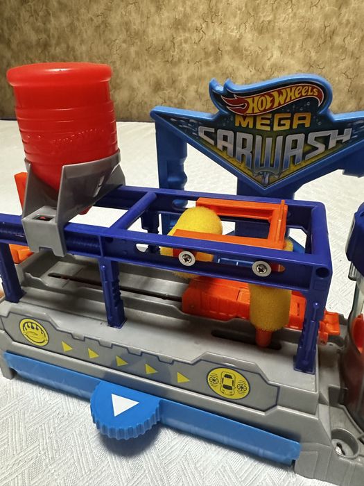 Автомийка хотвілс