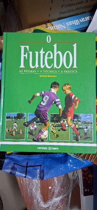 Livro o futebol  as regras tecnicas a pratica