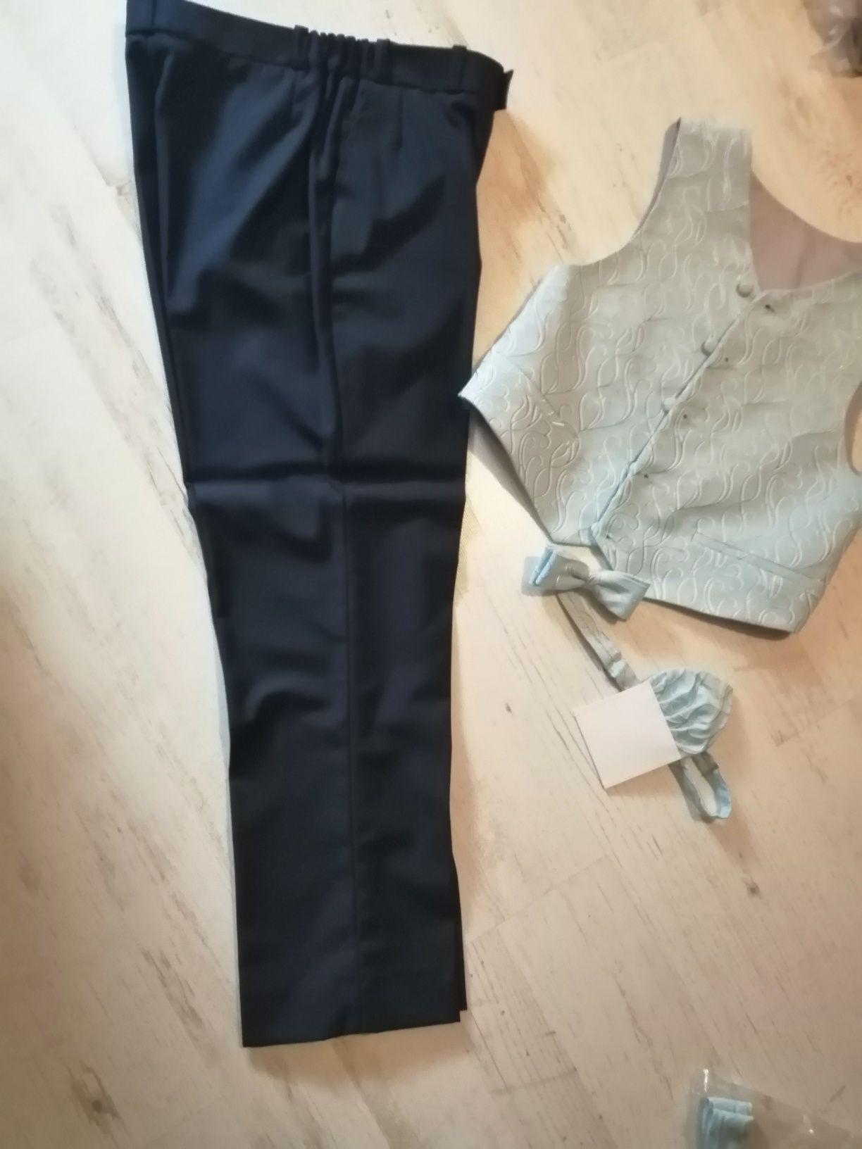 Garnitur na komunię r 140