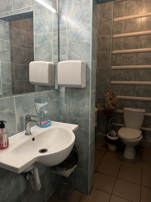 Героїв Дніпра 34, ТРАФІК, ФАСАД, МЕТРО, салон краси в ТЦ