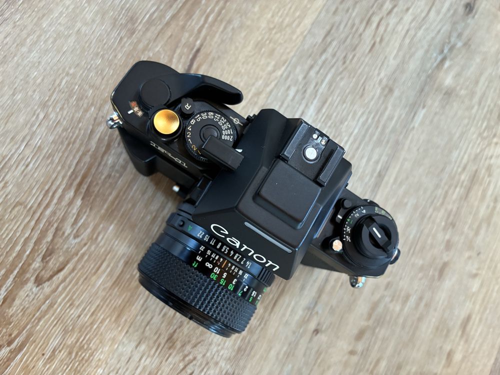 Canon New F1 • Canon FD 1:1.4 50mm